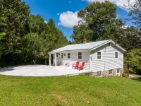 North Georgia Cottage minutes from Blue Ridge and McCaysville!