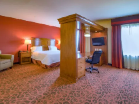 巴斯特羅普歡朋套房酒店 巴斯特羅普縣酒店