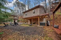 HOT TUB:: KING COMFY BEDS :: Convenient location to Downtown, Campus, West Knox