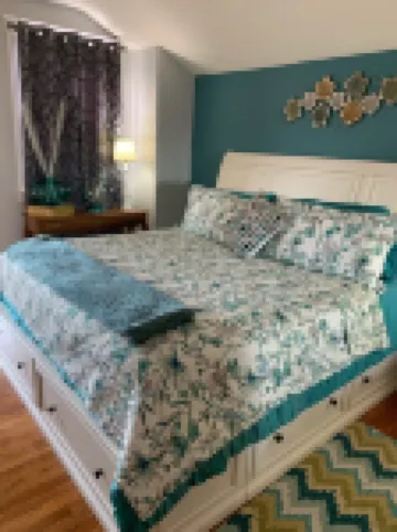 World’s Fair Charm -Two Story 3 bdrm Hotels near The Cathedral Basilica of St. Louis