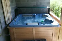 Wonderful BEAR-LY CONNECTED CABIN in the woods, West Virginia!