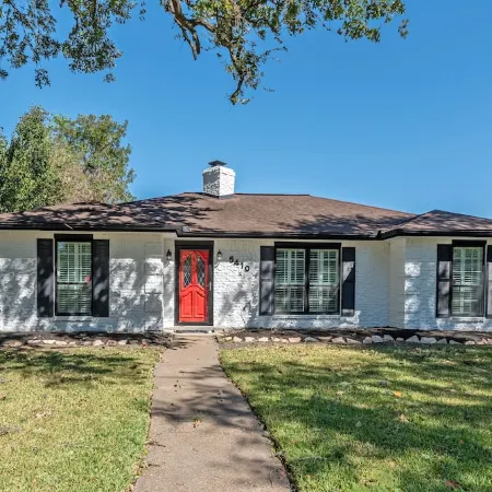 The Paris- Colorful 3BEDROOM 2BATH SFH w/Heated POOL Available