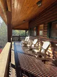 Beautiful Log Cabin with Mountain Views, Private Pond & Dock - Winter Discounts
