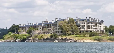 Cozy villa with a lot of natural light, and WiFi, in welcoming Lago Vista Hotel a 