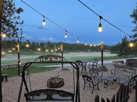 Beautiful, Countryside, 6 Bdrm Next to Custer State Park with Air Conditioning