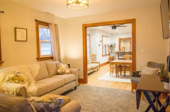 Entire House with a hot tub within a block to Frankenmuth's Main street.