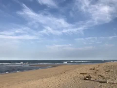 Private setting near bay & ocean beaches-completely updated, game room, fire pit