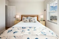 #PtownDreams Beachfront 1BR PH | Heart of Commercial St | Water Views | Parking