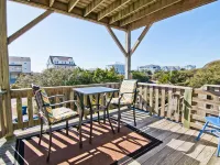 2nd Row. See/Hear the Ocean, 1 Min to the Surf. Flex Stays Available. Hotels in Emerald Isle