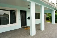 Spacious home with private salt water heated pool minutes to Beach ! - 3-نجوم