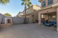 Spacious 4-bedroom house in delightful Surprise with WiFi, AC close to downtown