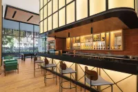 Four Points by Sheraton Nashik - bar