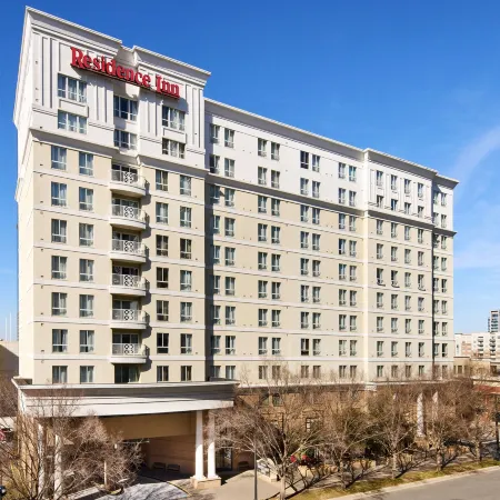 Residence Inn Charlotte Uptown Отели рядом с достопримечательностью «Арена «Спектрум-центр»»