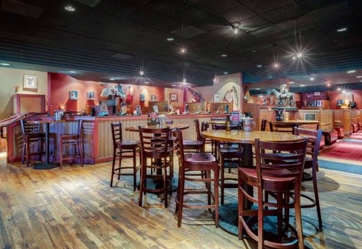 1. 라마다 바이 윈..