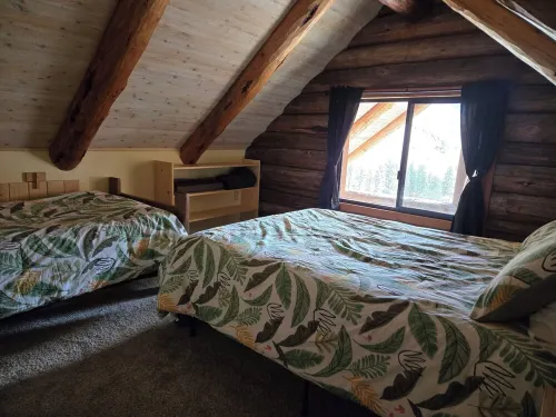 Hand Crafted Log Cabin On The Salmon River With Private Sand Beach