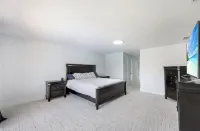 Oceanfront Retreat in Fort Myers - 3 Bedrooms, Private Pool Các khách sạn ở Iona