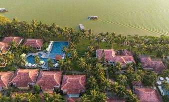 Vinh Hung Riverside Resort & Spa