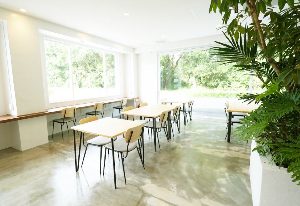 OiseSun Cafe & Hotel