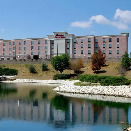 Hampton Inn & Suites West Bend