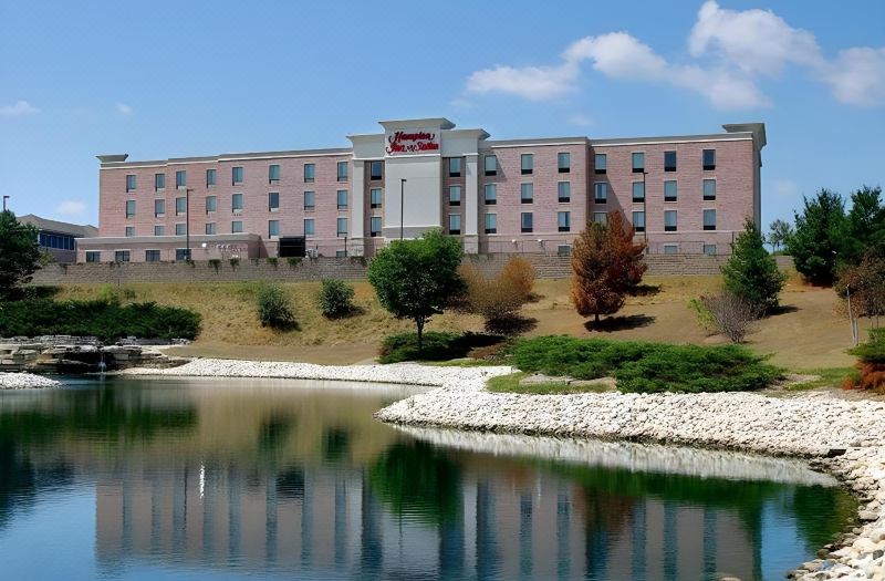 Hampton Inn & Suites West Bend