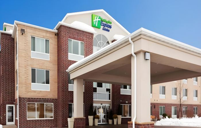 Holiday Inn Express & Suites CHANHASSEN by IHG