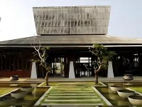 Chivaree Hotel and Resort - Baarit