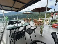 EDGE Premium Homestay Hotels near Basecamp Gunung Kembang Via Lengkong