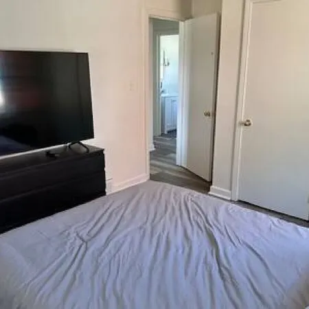 Sleeps 8, YSU, Fairgrounds, Wi-Fi, EV1, Remote