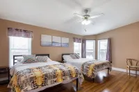 Chic Home in Downtown Driggs!