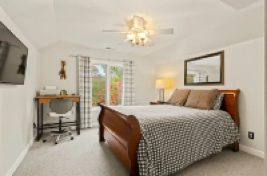 Cozy 5 Br Family Getaway with Hot Tub, Game Room, Sauna, Level 2 EV Charger!