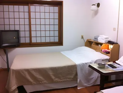 港口飯店 Hamahiga Island Salt Factory附近的飯店