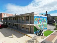 Lindell - Updated Downtown Studio - One Block From Main Street - King Bed! - 3-Star