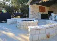 Stunning 6 Bedroom vacation home with pool & hot tub 5 minutes from Frio River!