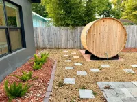 The Butterfly House: with sauna and fully-fenced yard Hotels near Terminal B, Sanford International Airport