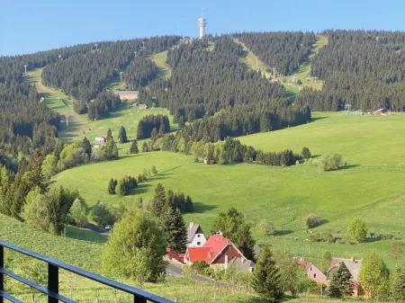 Enzian Отели в г. Лоучна под Клиновцем