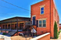Baby Grand Bungalow in the Historic Downtown SoDa District