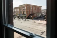 Charming Apartment Downtown Troy