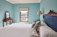 Host Stay Turnstone