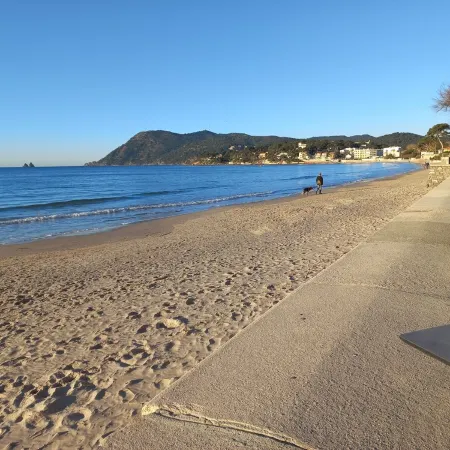 T3, 60 m2, 3 mn walk from the sandy beach, air conditioning, quiet, WIFI