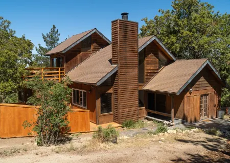 Secluded 1 acre Mountain Home - Hot Tub, 3 Decks & Direct National Forest Access