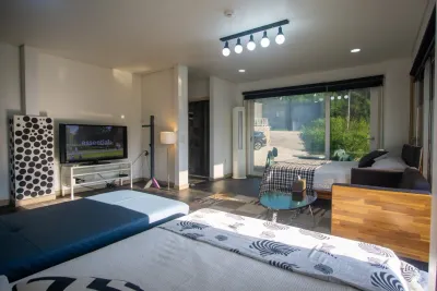 Pocheon la VIE En Rose Pension Hotels near Sansawon