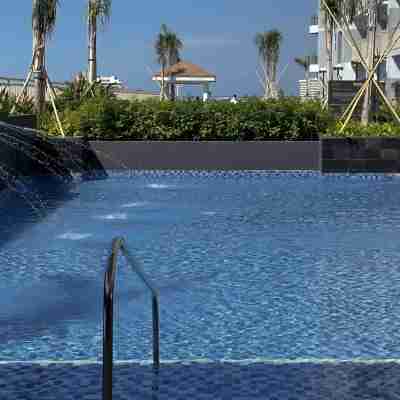 Stunning Suite with Balcony - near MOA Fitness & Recreational Facilities