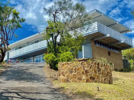 On Top of the World - Incredible Bay views with massive outdoor undercover deck