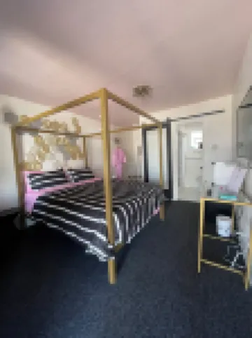 レインボー モーテル