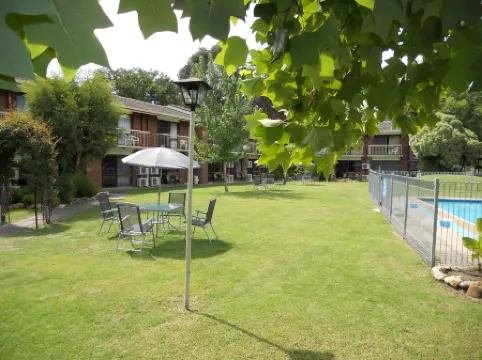 Motel Sierra - Bright