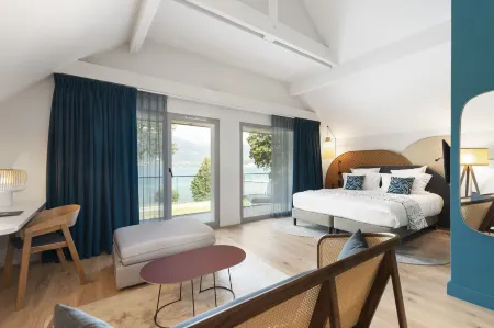 Black Bass Hotel Отели в г. Севрие