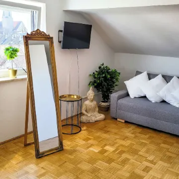 DG Rechts 40m 2-Zimmer Wohnung