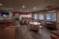 Elkwater Lake Lodge and Resort - Homestays
