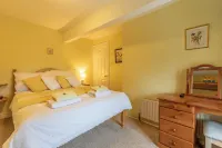Sylvie's Country Cottage North Devon Hotels near The BIG Sheep