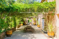 Chateau des Bertrands - Villaer